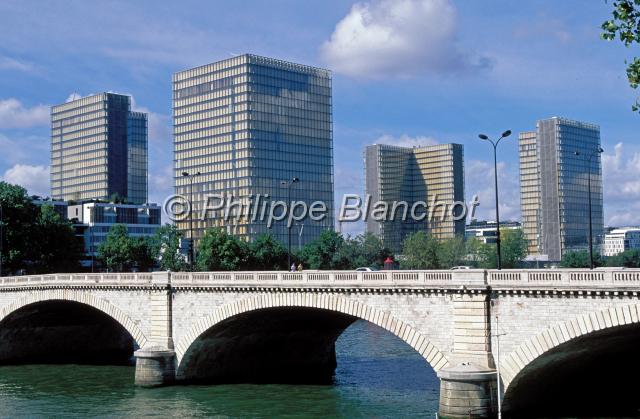 bnf.JPG - Bibliothèque nationale de France (BnF)Tolbiac Paris 13e, France