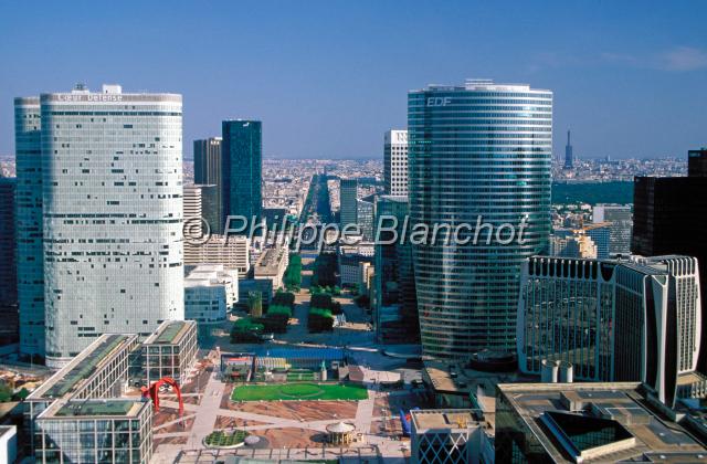 defense.JPG - Paris, La Défense depuis la Grande ArcheFrance
